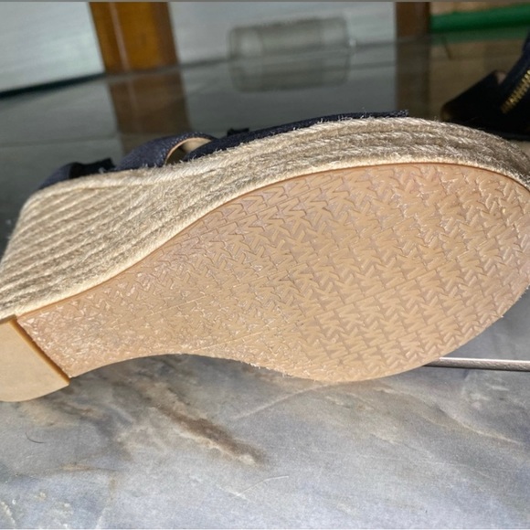 Michael kors women shoes sz 5.5 - Picture 4 of 4